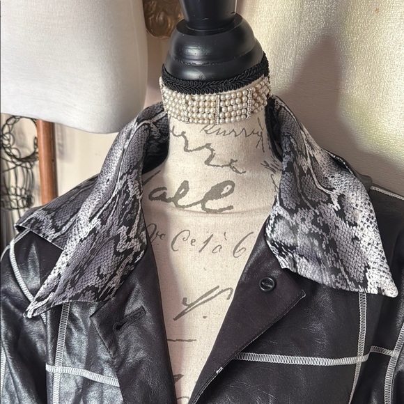 Pantera Rare Original Collection Women's Black Jacket NWT 599.00 - Picture 3 of 5